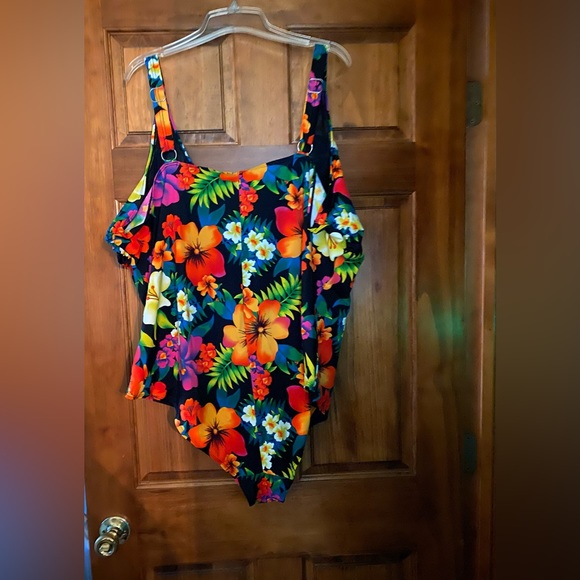 Bright Floral Print Swim 365 Plus Size Swim Suit!! NWOT - Picture 2 of 14